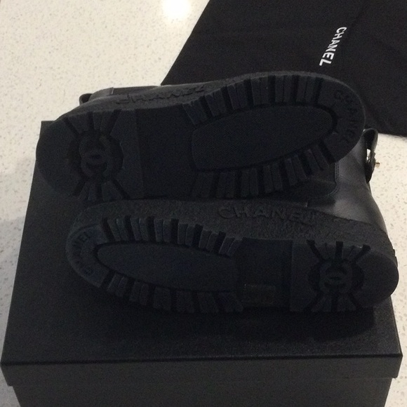 NWT AUTHENTIC CHANEL ANKLE BOOTS 2021                 SIZE    39.5 BLACK - Picture 7 of 8